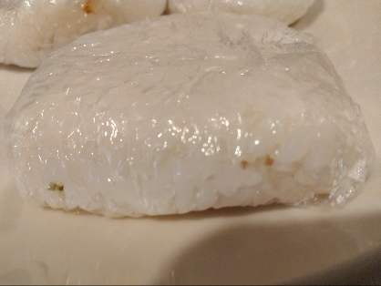 秘密の隠し味入り♡簡単美味しい塩おにぎり