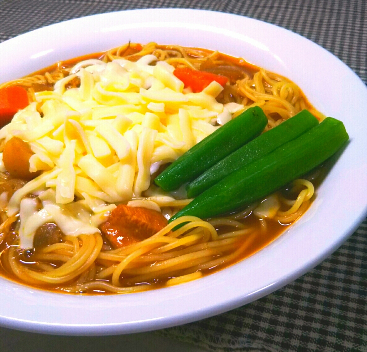 カレーリメイク☆カレースープチーズパスタ