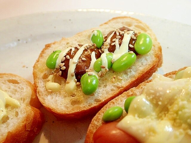 白ごま/マヨで　ミートボールと枝豆のバゲット