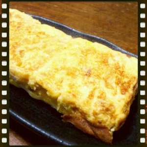 塩辛くお酒に合う 夜の塩麹だし巻き玉子 レシピ 作り方 By Mekelecho5 楽天レシピ