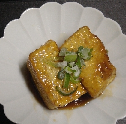 こんにちは〜冷凍豆腐の不思議な食感に甘辛いタレがからんでとても美味しかったです(*^^*)レシピありがとうございました。