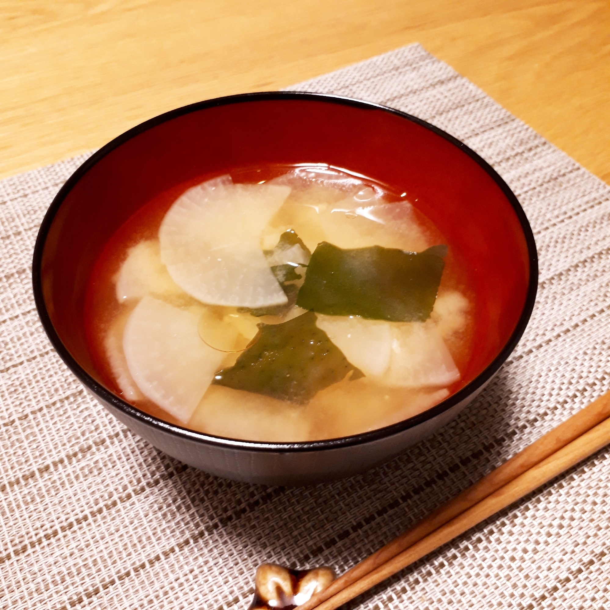 ごま油香る☆大根とわかめのスタミナ味噌汁