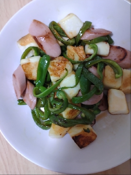 お魚食べてね！はんぺん＆魚肉ソーセージの炒め物♪