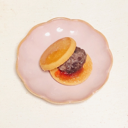 yuki2244さん♡いちごジャムとハニーバタークッキーで作りました˚✧₊⁎おやつにぴったりとっても美味しいですね♪( •͈ᴗ•͈)⸝♡⃛⸜(•͈ᴗ•͈ )