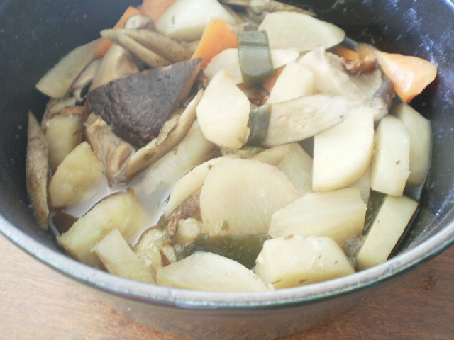 干し椎茸で根菜煮物