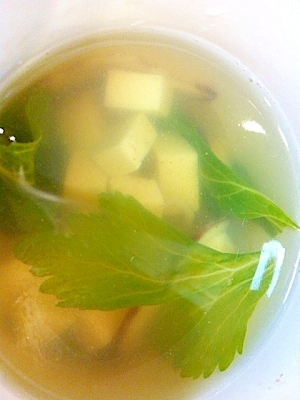 簡単あっさり味☆セロリ葉を使った美味しいスープ