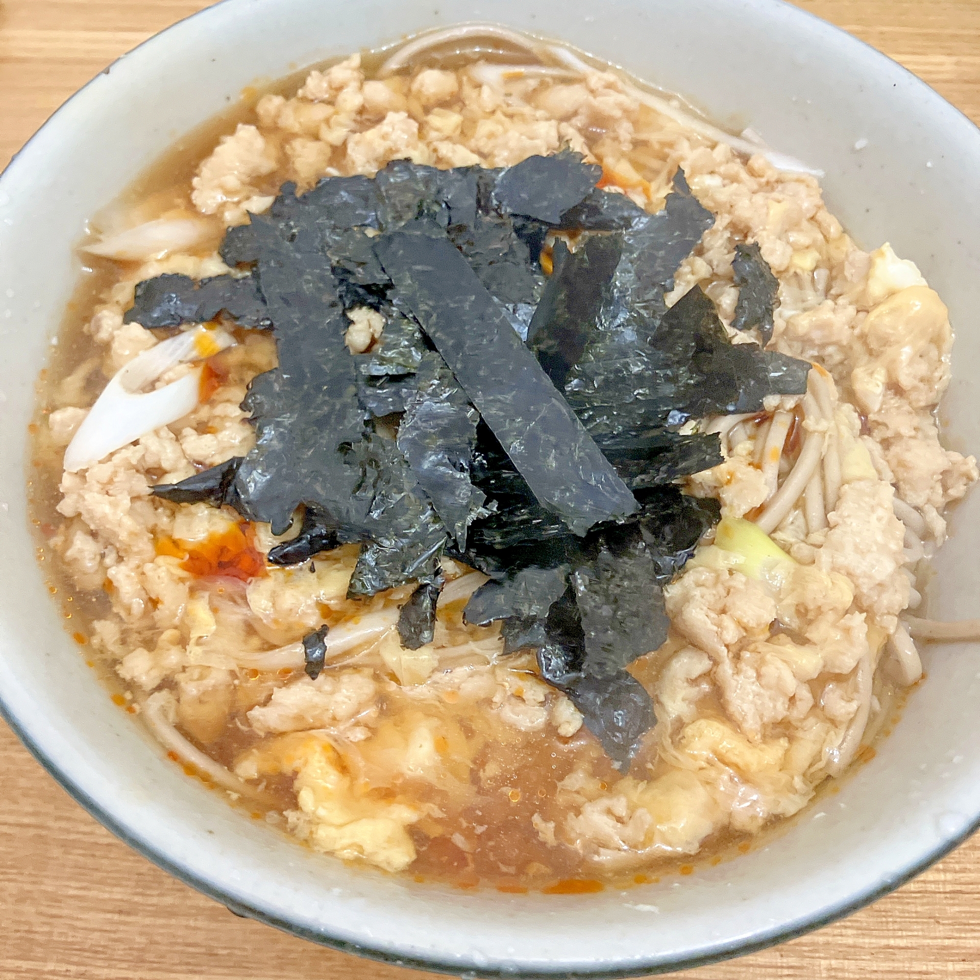 とろみあったか♪鶏そぼろと卵のピリ辛ラー油蕎麦