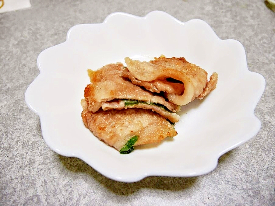 簡単熱々チーズ 梅肉と大葉とチーズの豚挟み焼き レシピ 作り方 By Chococo6149 楽天レシピ