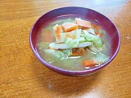 野菜を　食べるみそ汁　１人分野菜１００ｇ