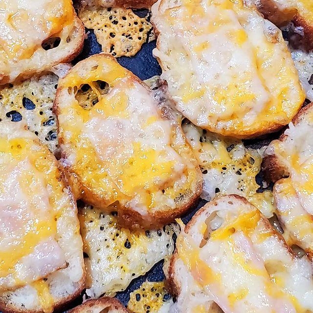 【朝食にお酒のあてに!羽根つきチーズトースト!!】