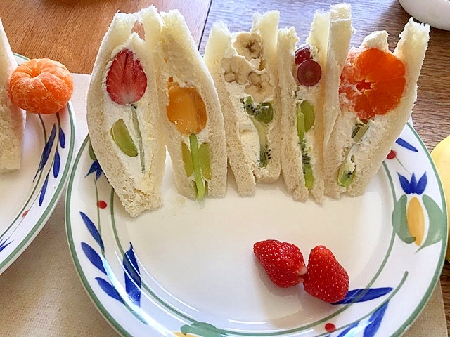 フルーツフラワーサンド 難しいけど楽しめます レシピ 作り方 By 今日子さんの料理レシピ 楽天レシピ