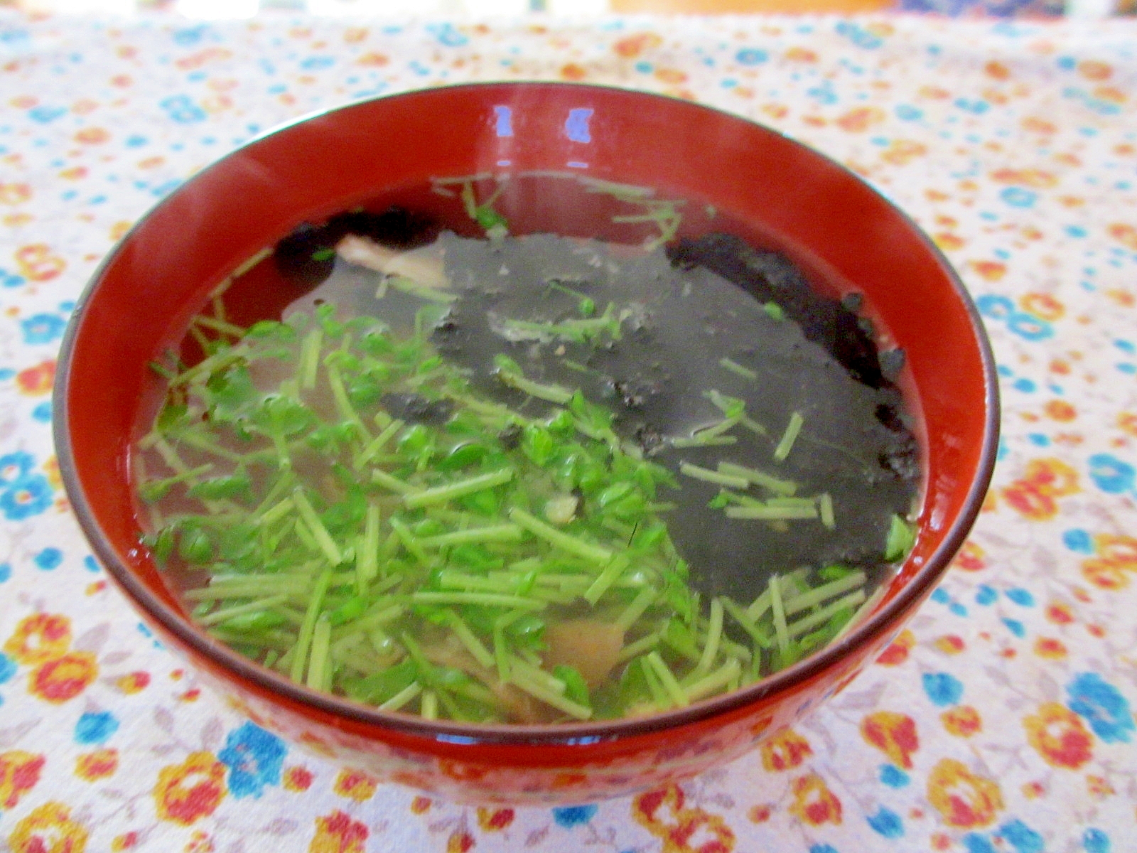 梅干、海苔、豆苗の鯵だしスープ