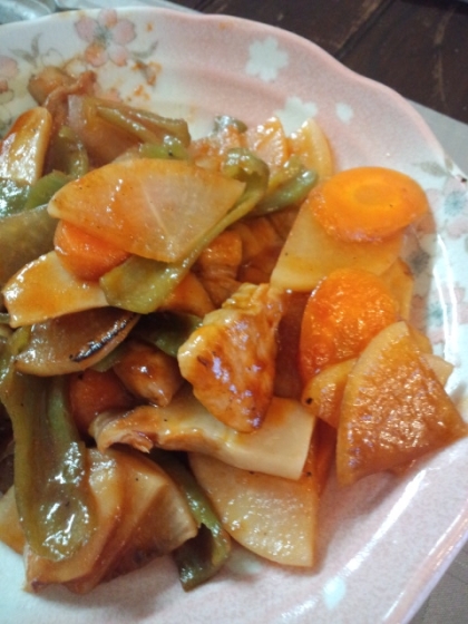 野菜は油を使わず炒め蒸しにしました。濃いめの味付けでゴハンに合いました☆