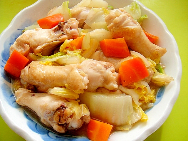 鶏手羽元と白菜人参の中華煮