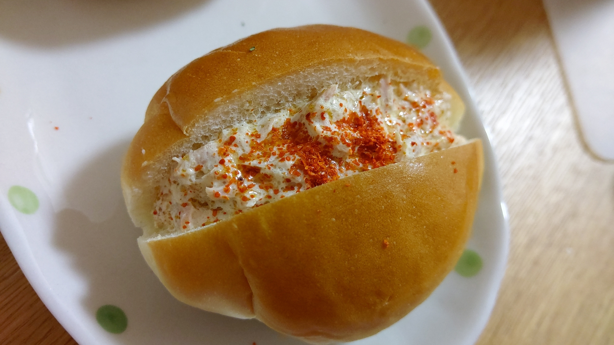 ロールパンで作るツナマヨカレー味サンド