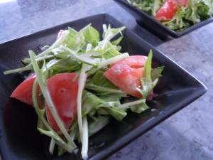 水菜とトマトのバジルドレッシング和え