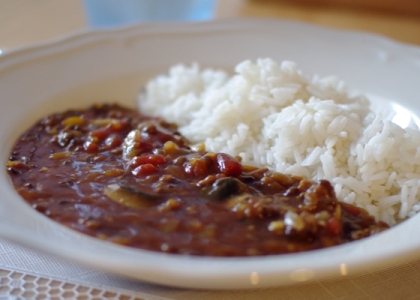 コメント通り胃にもたれない、でもコクもあって美味しいカレーでした！トマト缶と玉ねぎの甘味のおかげか辛いものが苦手な夫にも好評だったのでまたリピしたいです♪