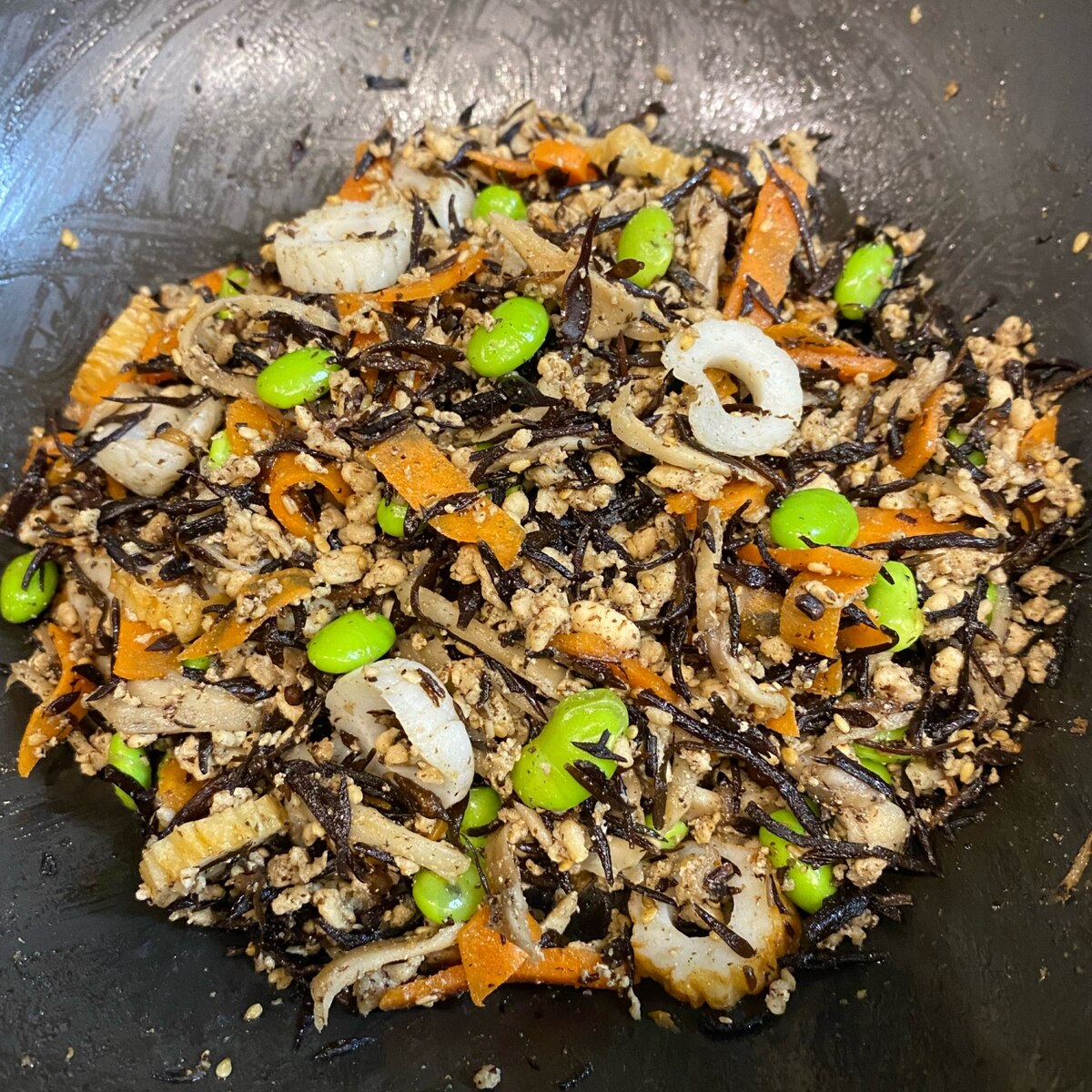 ご飯にぴったり 鶏ひき肉入りひじきの炒め煮 レシピ 作り方 By はしぽよ 楽天レシピ ご飯にぴったり 鶏ひき肉入りひじきの炒め煮 レシピ 作り方 By はしぽよ 楽天レシピ
