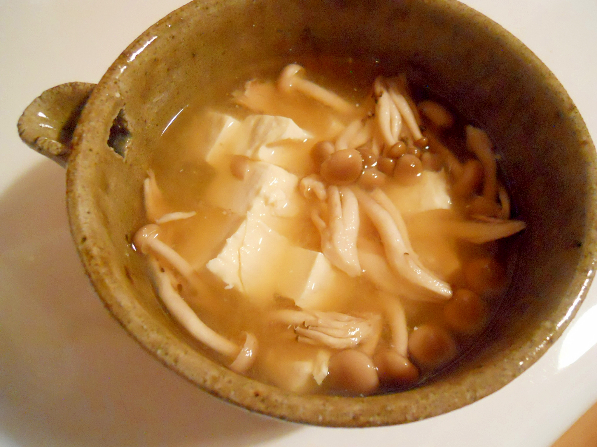 塩麹鍋の素で♪　しめじと豆腐のヘルシースープ