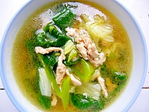 白菜、つる菜の豚肉醤油風スープ