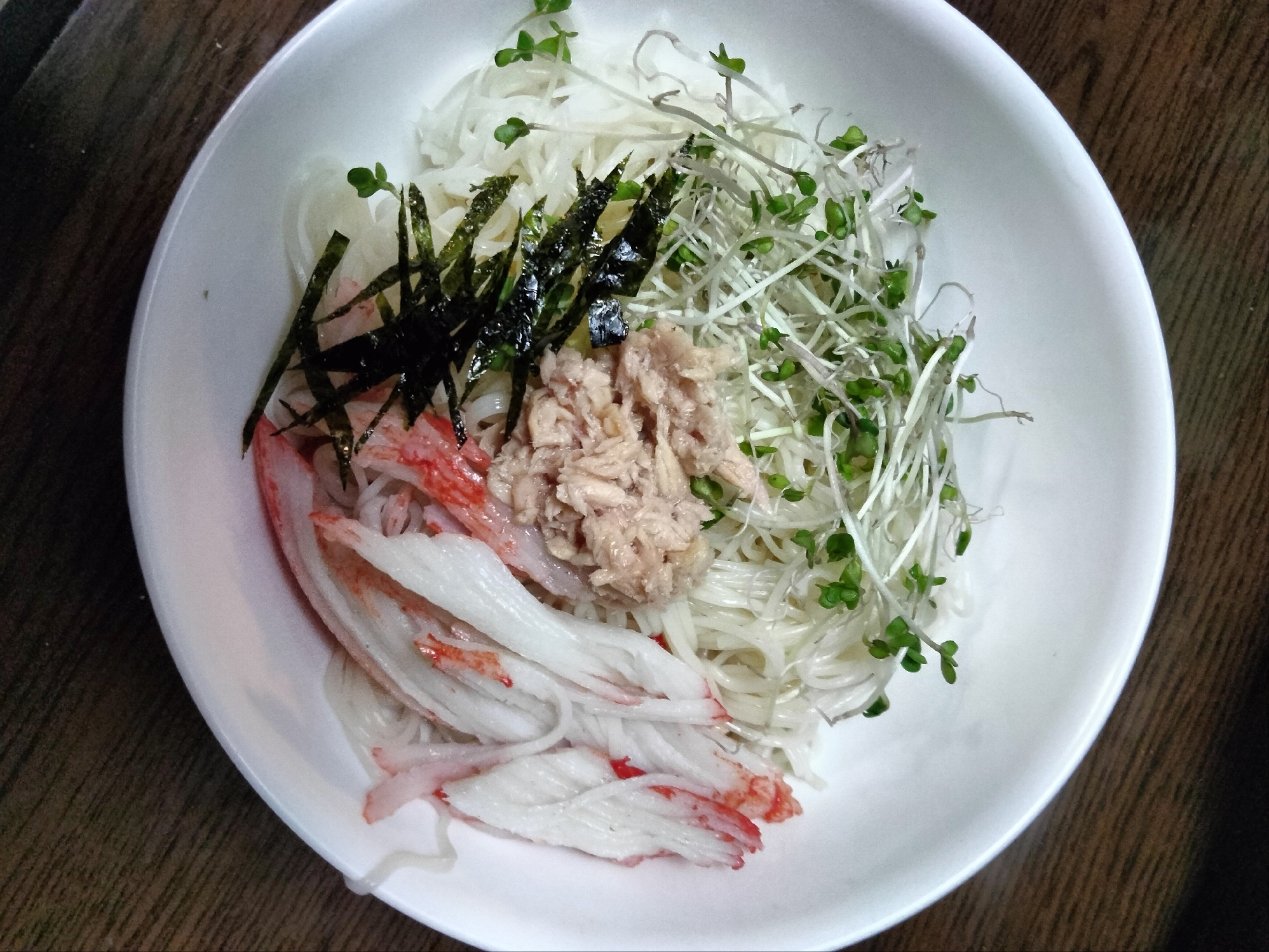 素麺 スプラウトかにカマ海苔ツナのせて