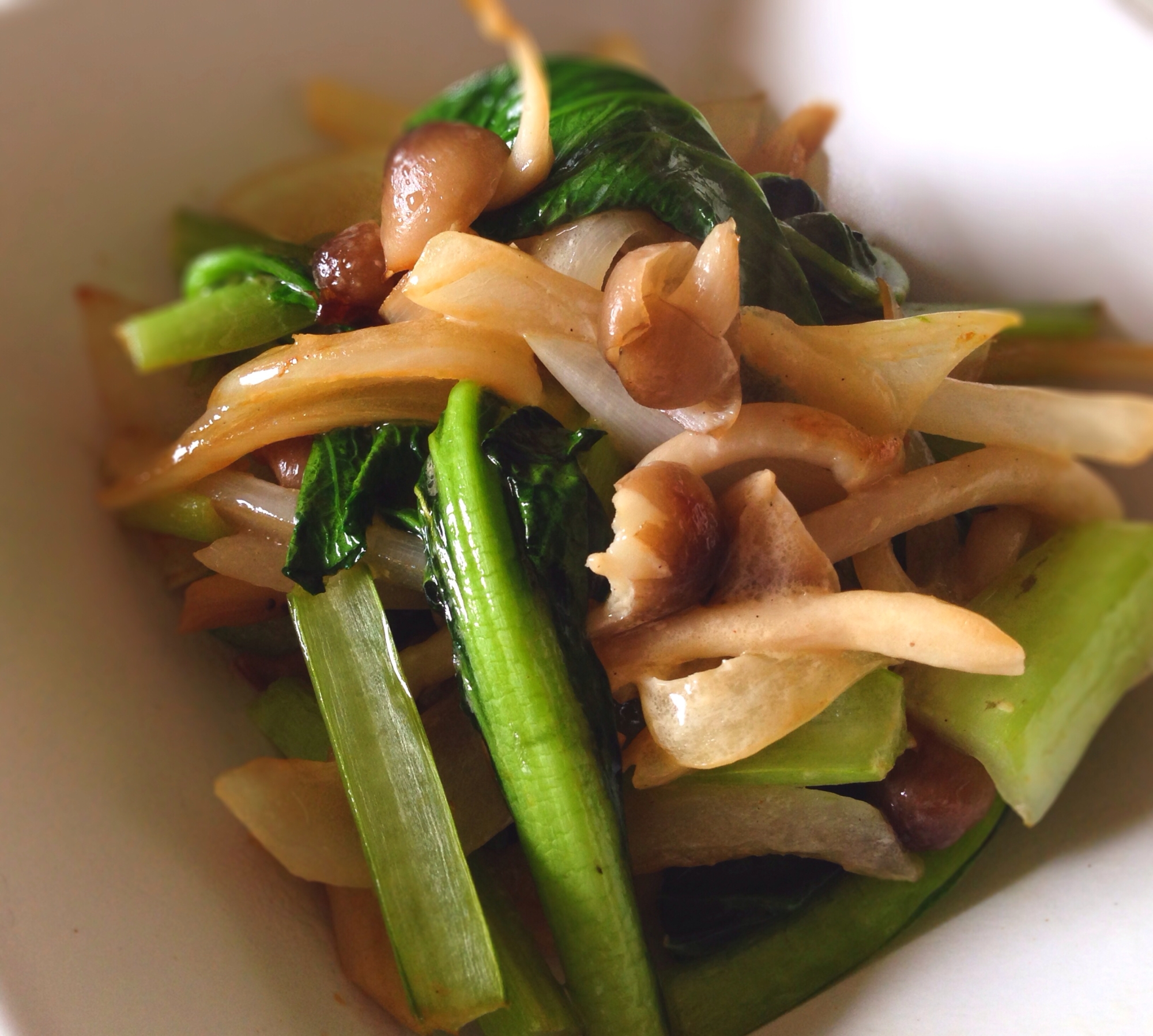 副菜やお弁当にも 小松菜としめじの醤油マヨ炒め レシピ 作り方 By Erika3362 楽天レシピ