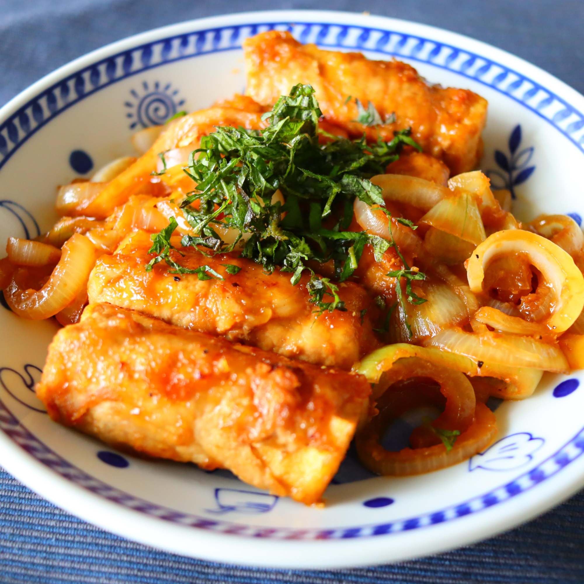 甘辛生姜醤油で仕上げる♪厚揚げの豚肉巻き