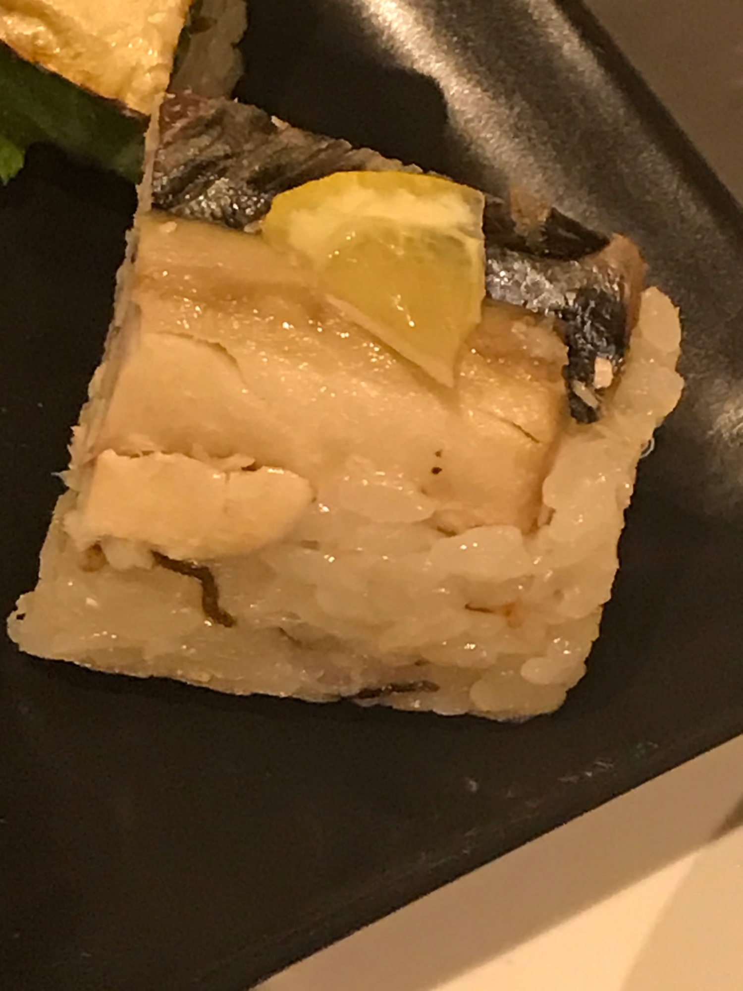 レモン風味の焼き鯖寿司