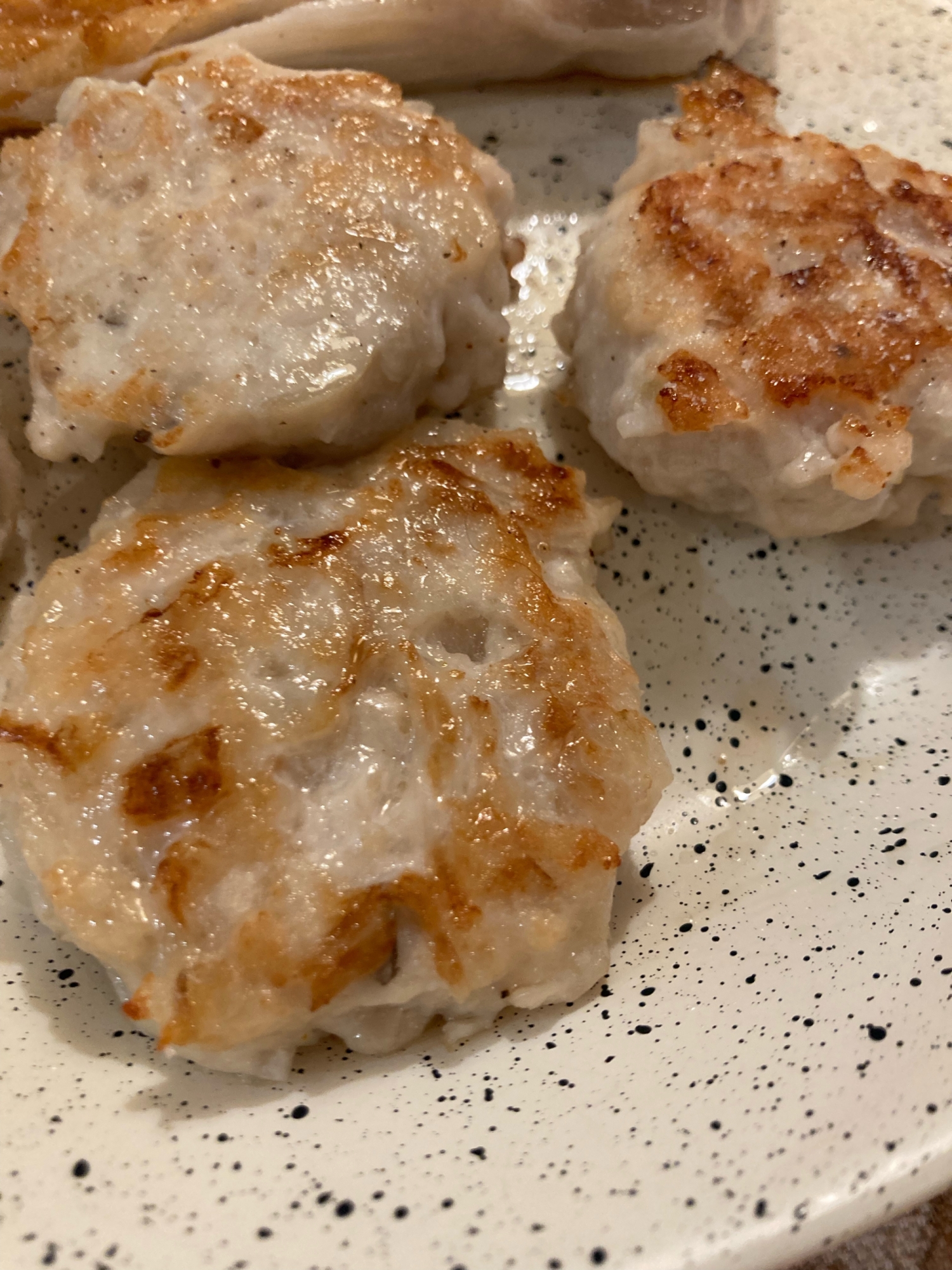 もやしと玉ねぎとしめじ入りつくね