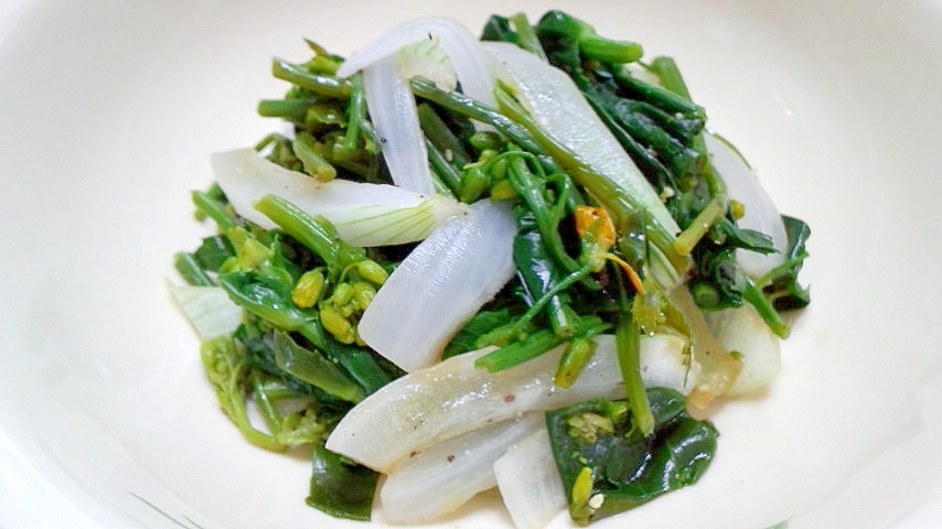 のらぼう菜と新玉葱のコンソメサラダ