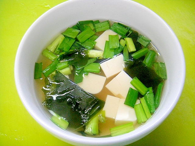 豆腐とニラのわかめのスープ