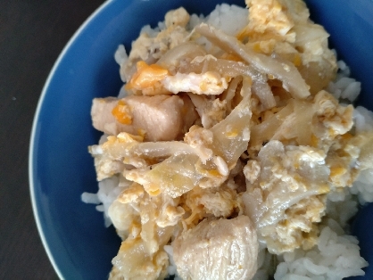 めんつゆと白だしで親子丼