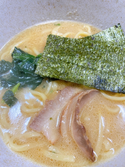 本格濃厚 横浜家系 豚骨醤油ラーメン