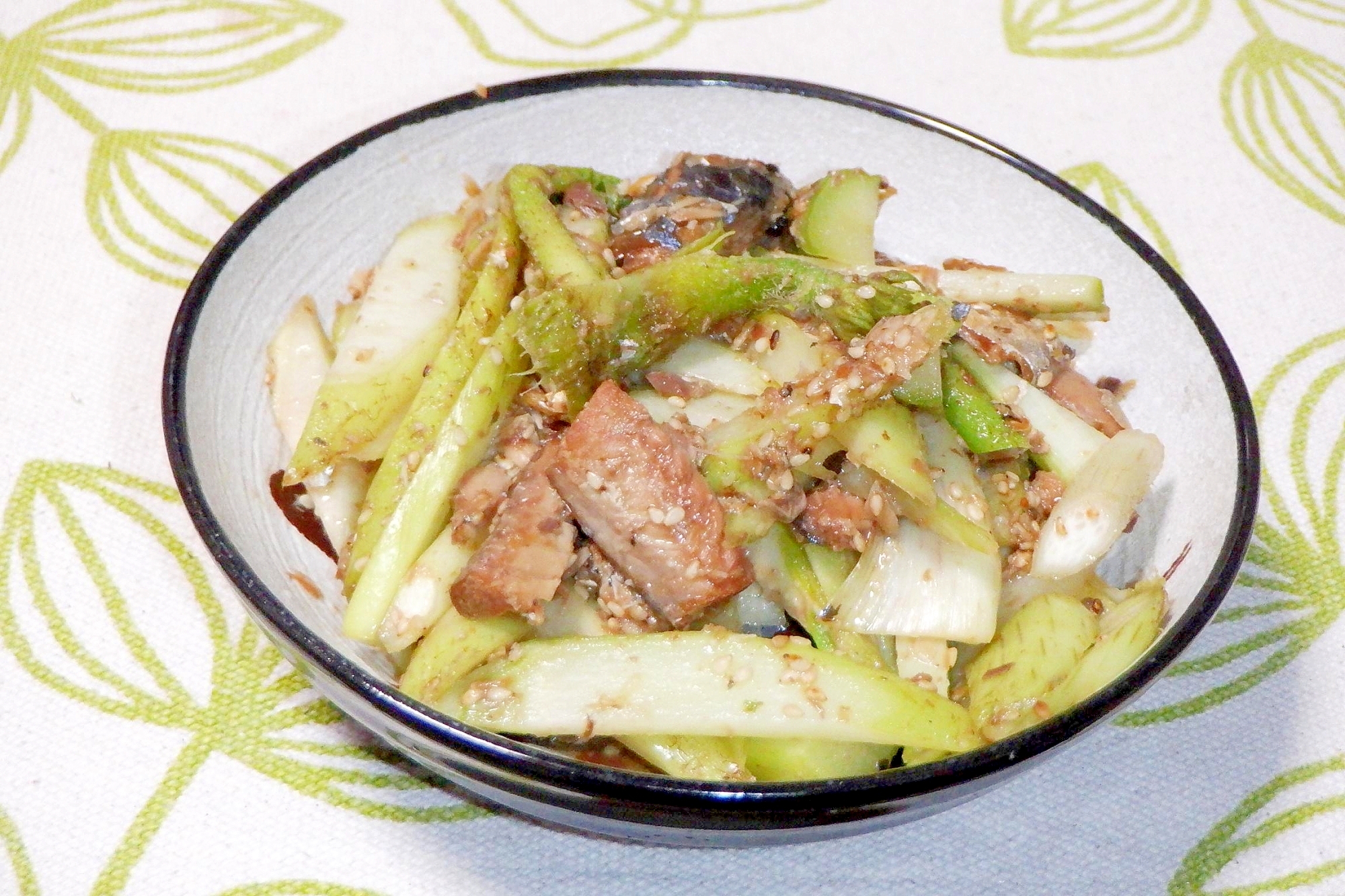 超簡単❤ウドと鯖缶のごま炒め