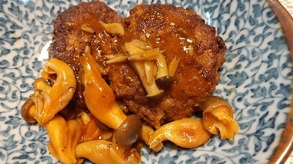 煮込みハンバーグ