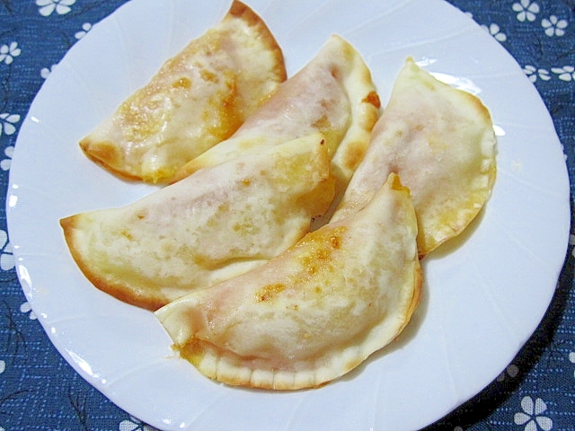 餃子の皮で作るミニカルツォーネ