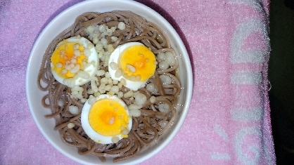 余った天つゆで　ゆで卵と天かすのお蕎麦♬