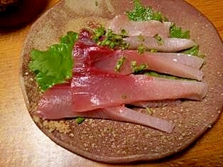 ハマチの刺身 紫蘇の葉と紫蘇の実を添えて レシピ 作り方 By ほこ9574 楽天レシピ ハマチの刺身 紫蘇の葉と紫蘇の実を添えて レシピ 作り方 By ほこ9574 楽天レシピ