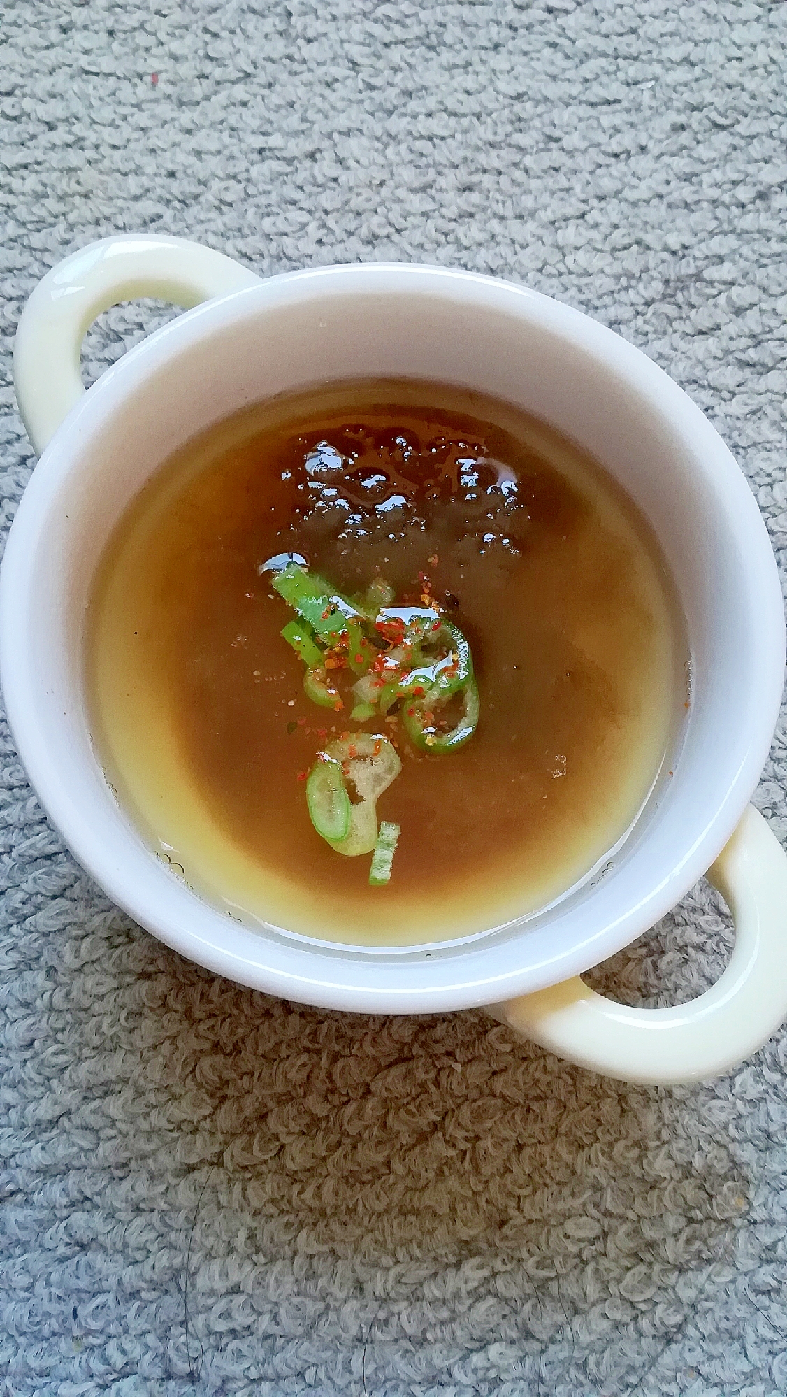 とろろ昆布の和風スープ★梅こんぶ茶風味
