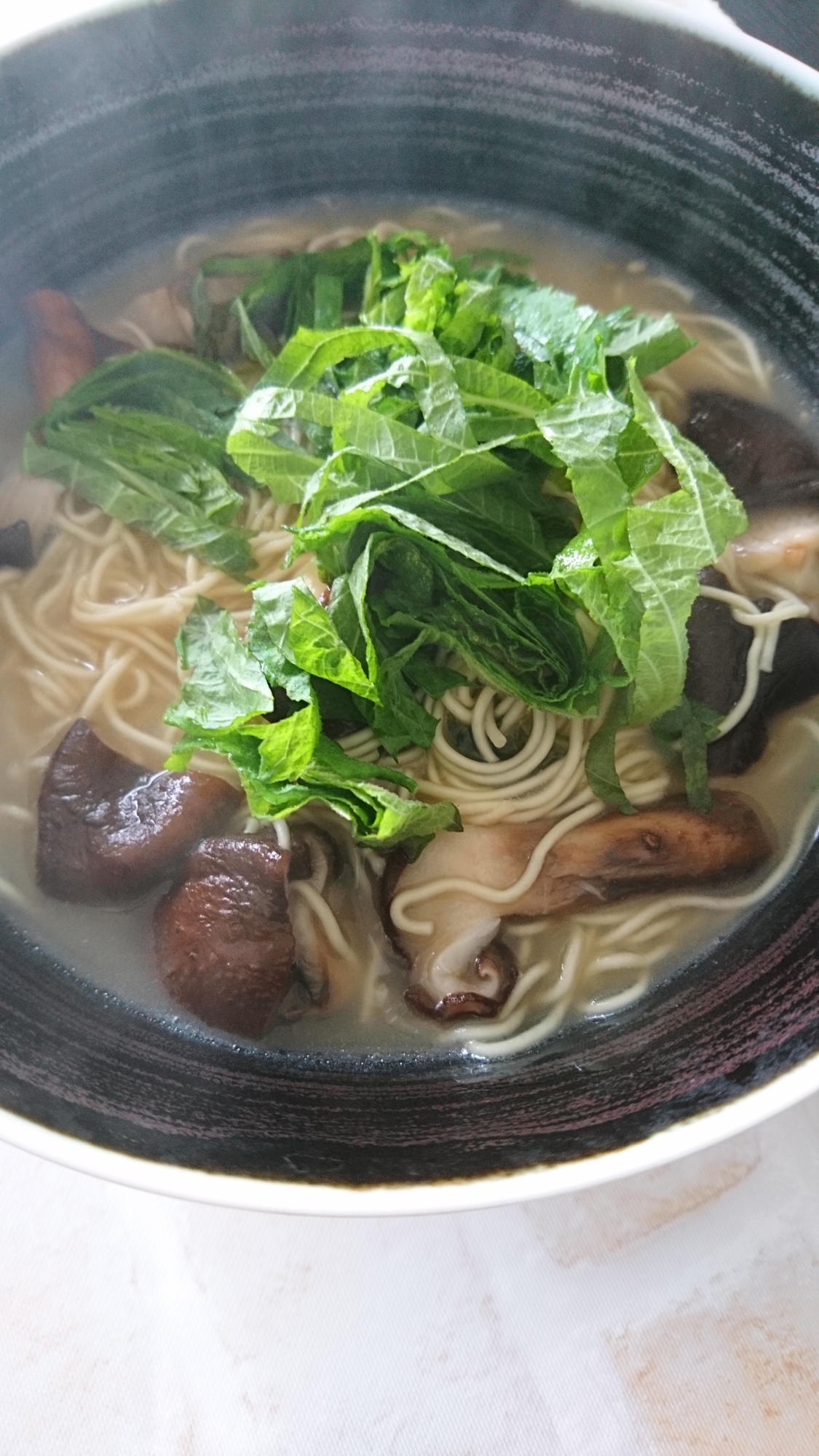 しいたけと紫蘇のチャルメラとんこつラーメン