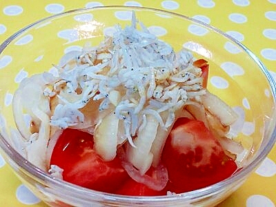 酢玉ねぎ活用♪トマト＆しらすのサラダ