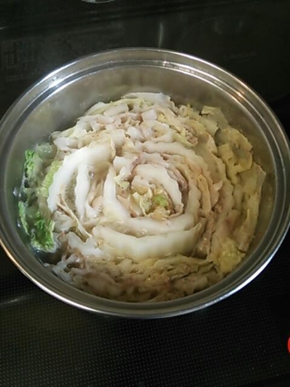 和風だしで簡単に作れ、煮込むと白菜もすごく柔らかくなりおいしくいただきました。