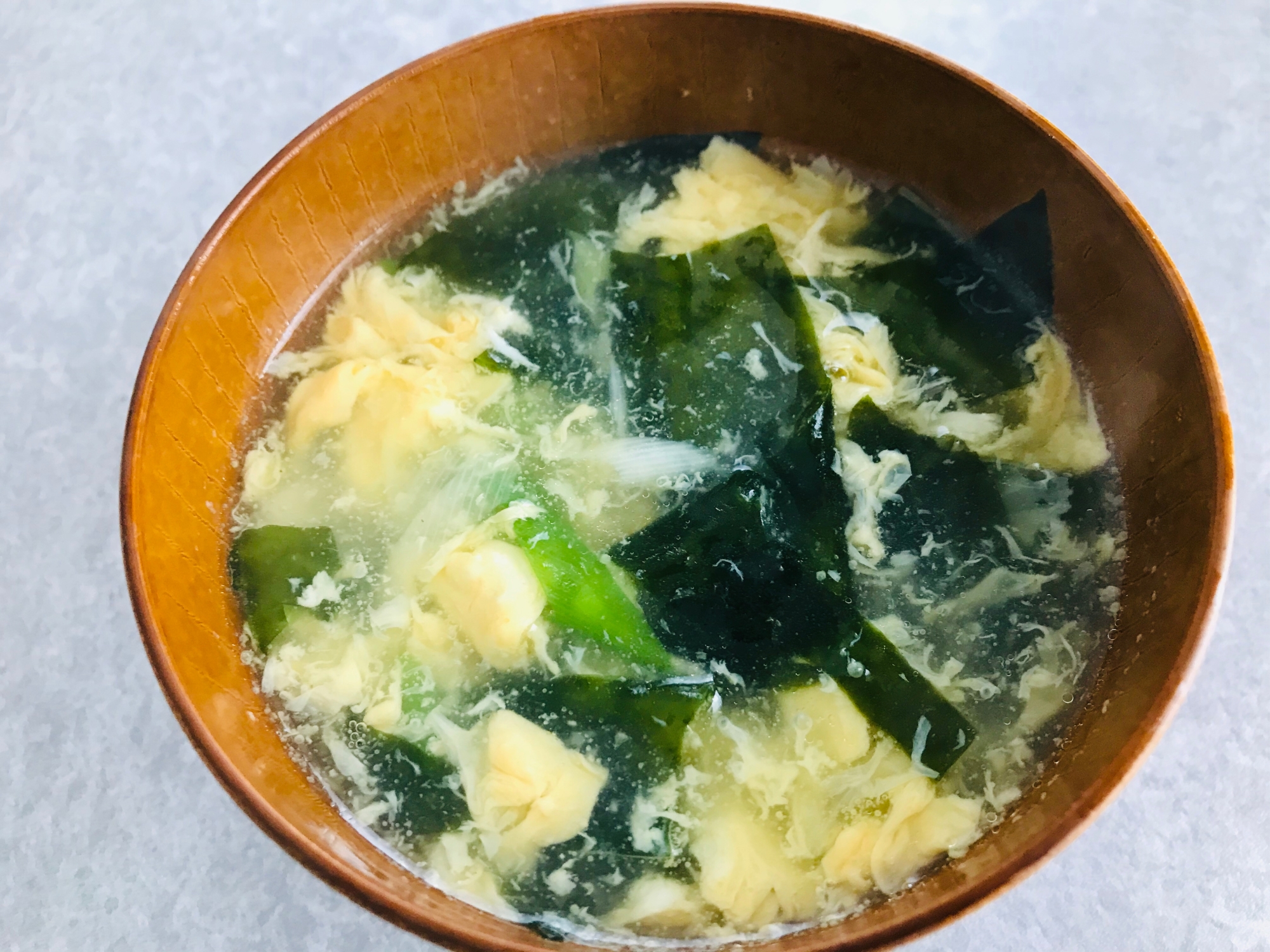 とろ〜り♫生わかめと卵の中華スープ