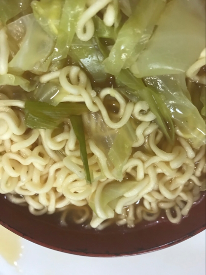 野菜たっぷり☆もやしとキャベツの味噌ラーメン