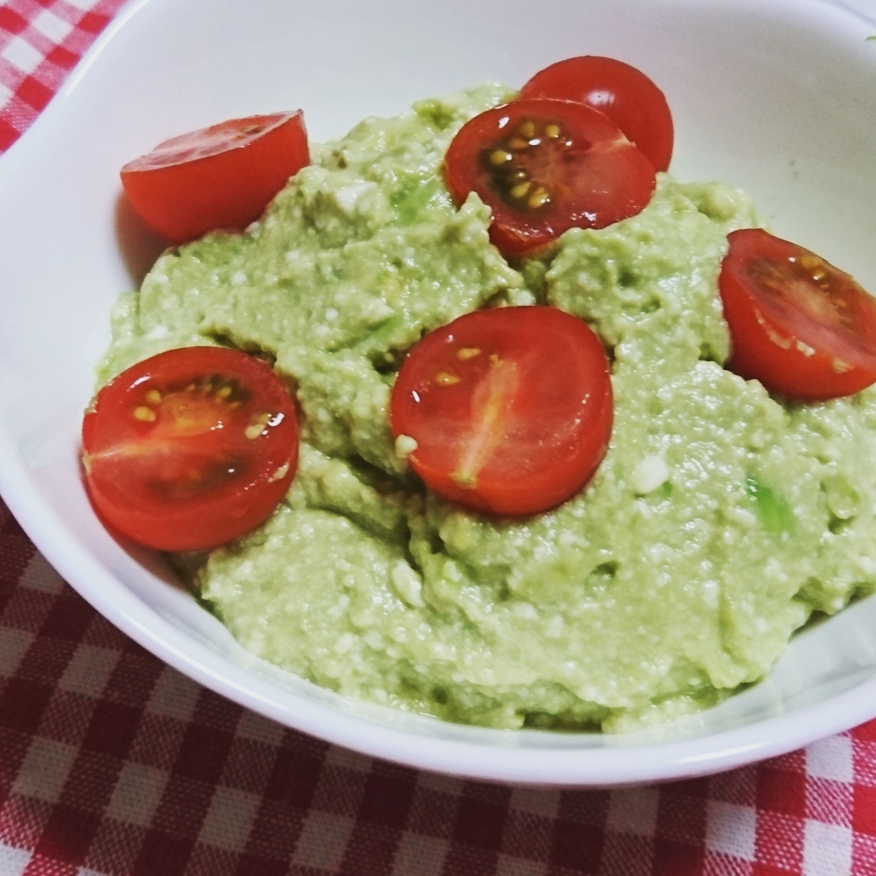 ダイエットにもオススメ！豆腐とアボカドのサラダ