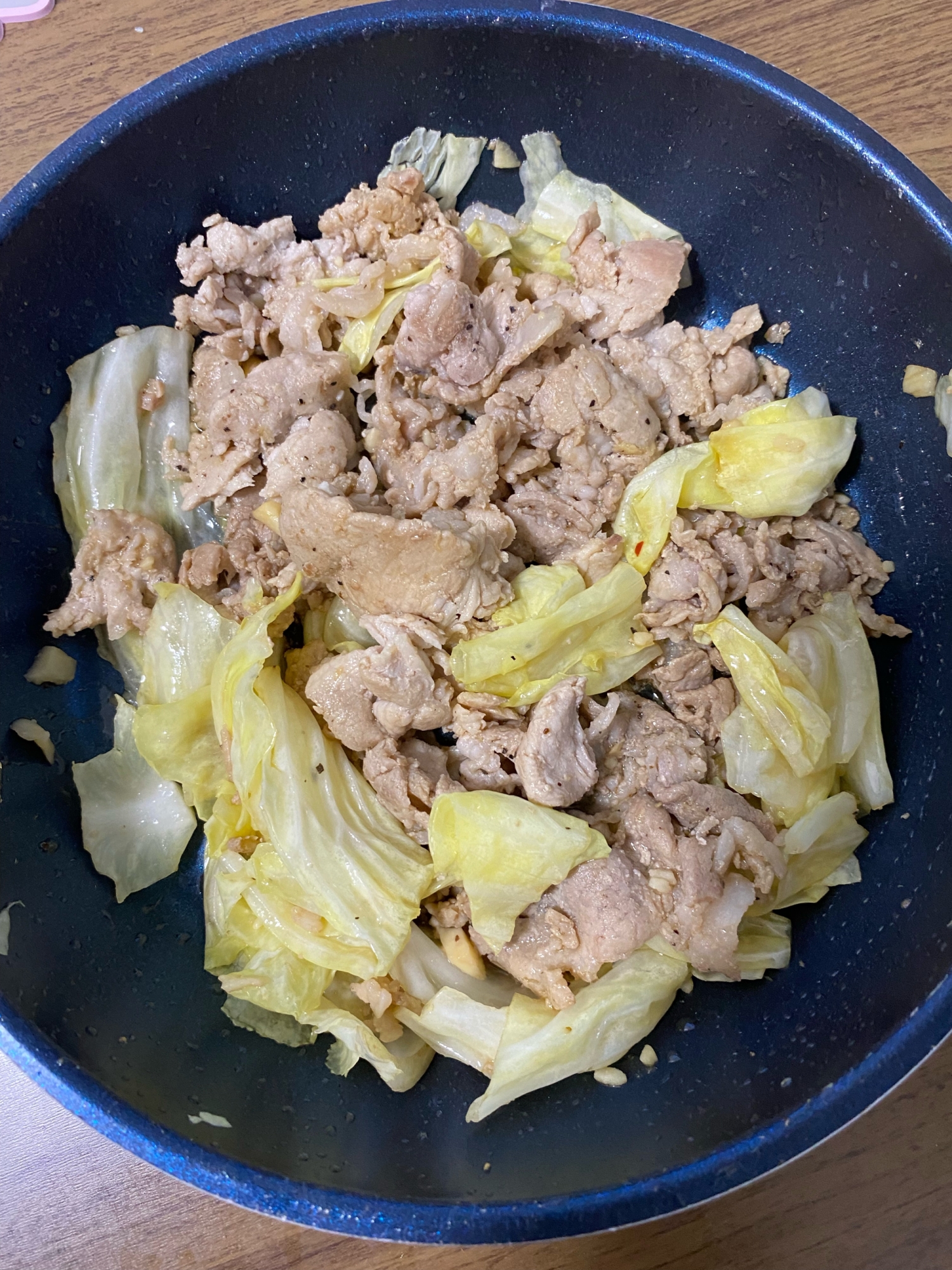 キャベツと豚肉のにんにく醤油炒め