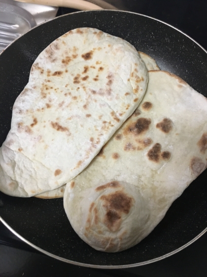 フライパンで焼く手打ちナン