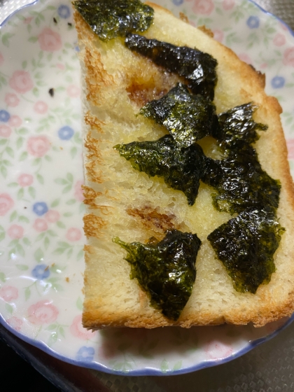 簡単♪朝ごパン♪焼き海苔のせバター醤油トースト