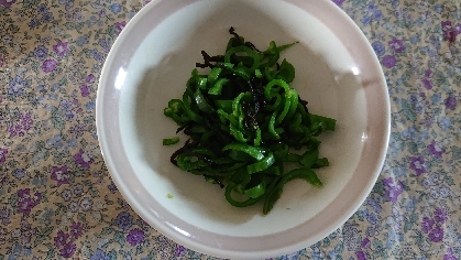 電子レンジでピーマンの塩昆布和え☆お弁当の隙間埋め