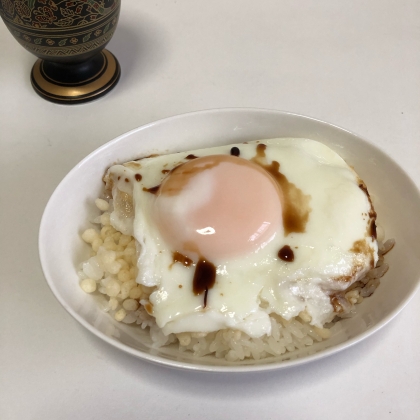 昼ごはん作るのが嫌な時用☆目玉焼きのっけごはん